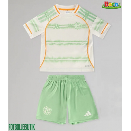 Celtic Tredjeställ Barn 2025-26 Kortärmad (+ Korta byxor)